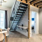 アパートホテル Nowa Kamienica Centrum Szymanowskiego 22a ブィドゴシュチュ