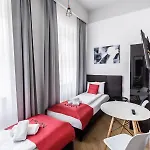 アパートホテル Nowa Kamienica Centrum Szymanowskiego 22a ブィドゴシュチュ