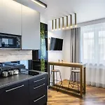 公寓式酒店 Nowa Kamienica Centrum Szymanowskiego 22a 琴斯托霍瓦