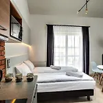 公寓式酒店 Nowa Kamienica Centrum Szymanowskiego 22a 琴斯托霍瓦