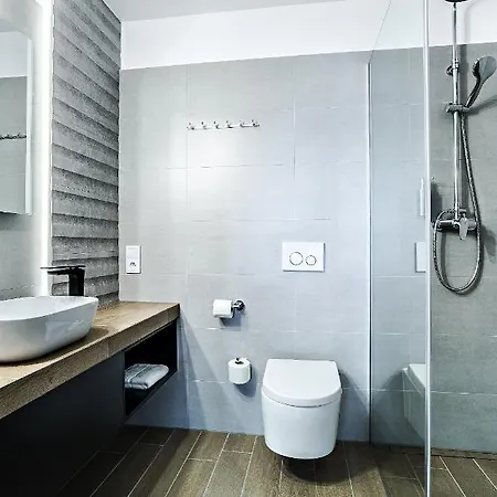 Nowa Kamienica Centrum Szymanowskiego 22a 4*