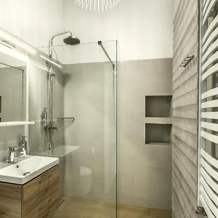 Nowa Kamienica Centrum Szymanowskiego 22a Apartmanhotel 4*