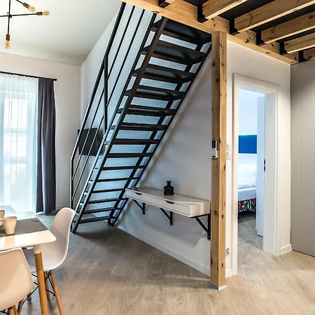 Nowa Kamienica Centrum Szymanowskiego 22a Apartmanhotel 4*