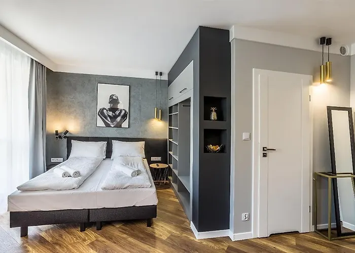 Nowa Kamienica Centrum Szymanowskiego 22a Apartahotel 4*