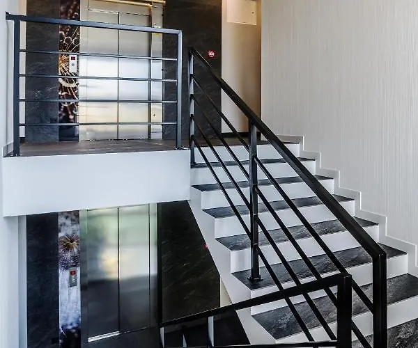 Apartahotel Nowa Kamienica Centrum Szymanowskiego 22a 4*