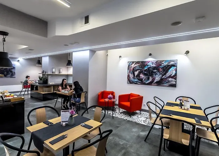 Nowa Kamienica Centrum Szymanowskiego 22a 4*